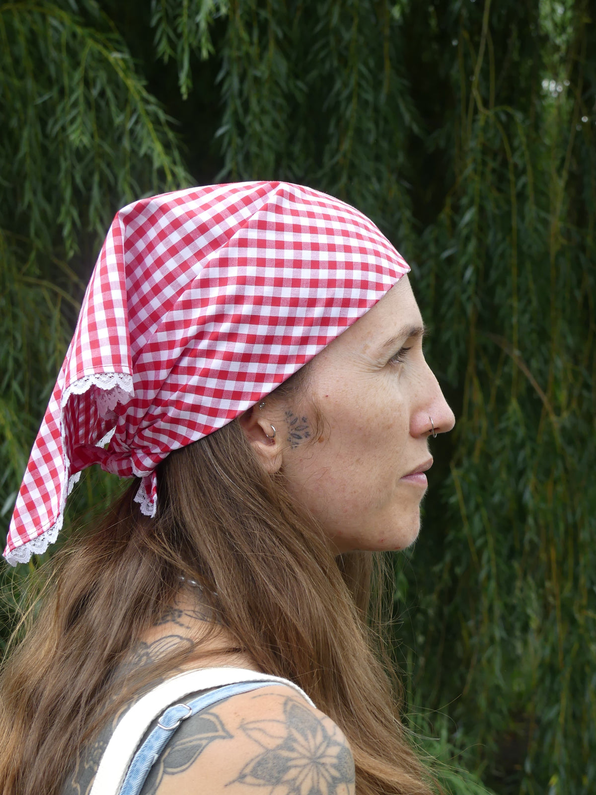 Foulard vichy rouge et blanc avec bordure dentelle - Melanink