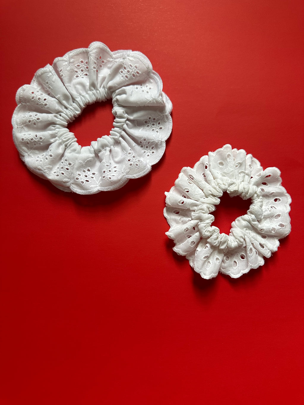 Chouchou dentelle blanche petit - comparaison tailles - Melanink