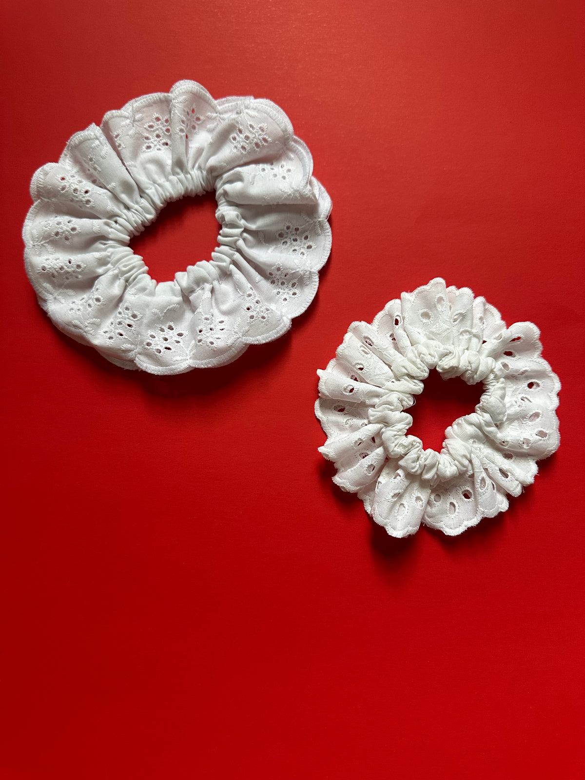 Chouchou dentelle blanche petit - comparaison tailles - Melanink